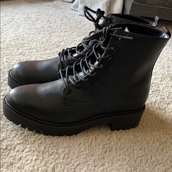 NWOT Combat Boots - Picture 2 of 4